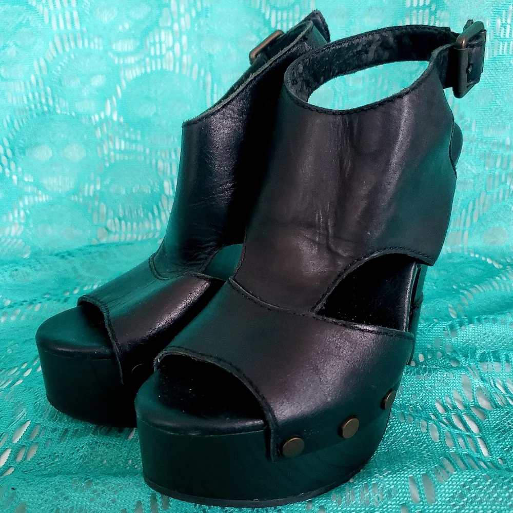Calvin Klein “Terra” Leather Peep Toe Platforms - Picture 7 of 10